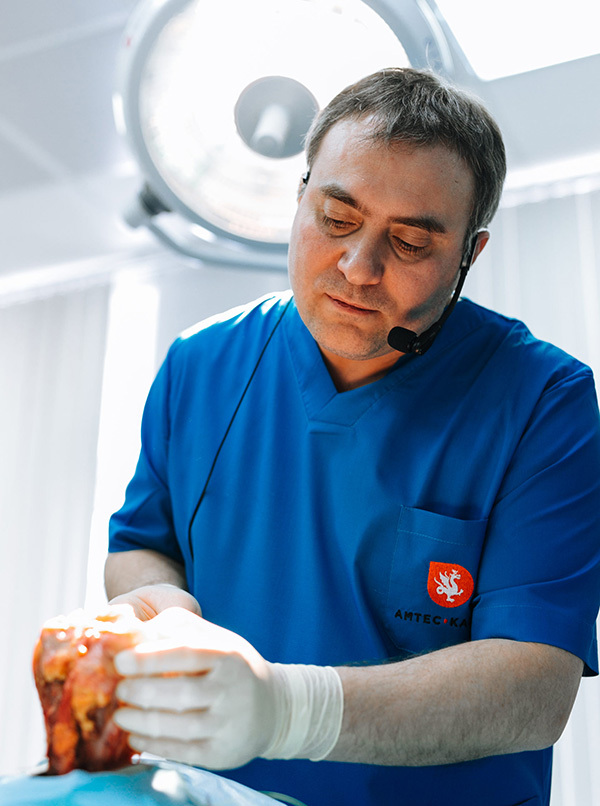 Candidate of medical sciences, senior category traumatologist-orthopedist, Associate professor of the Department of General and Specialized Surgery, Lomonosov Moscow State University, Moscow.